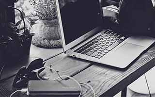 金融女邵某出轨男上司后续，大量美照被扒，这谁不心动谁不迷糊