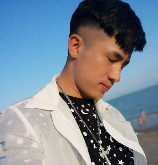 网红王小佳八卦是真的吗视频下载-_网红王小佳真实颜值曝光_刘一手王小佳长相对比
