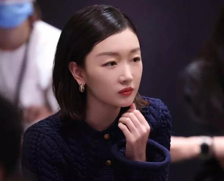 明星记者关系分析_娱乐圈媒体红黑榜2021_那些有黑料的明星视频在线观看网站,